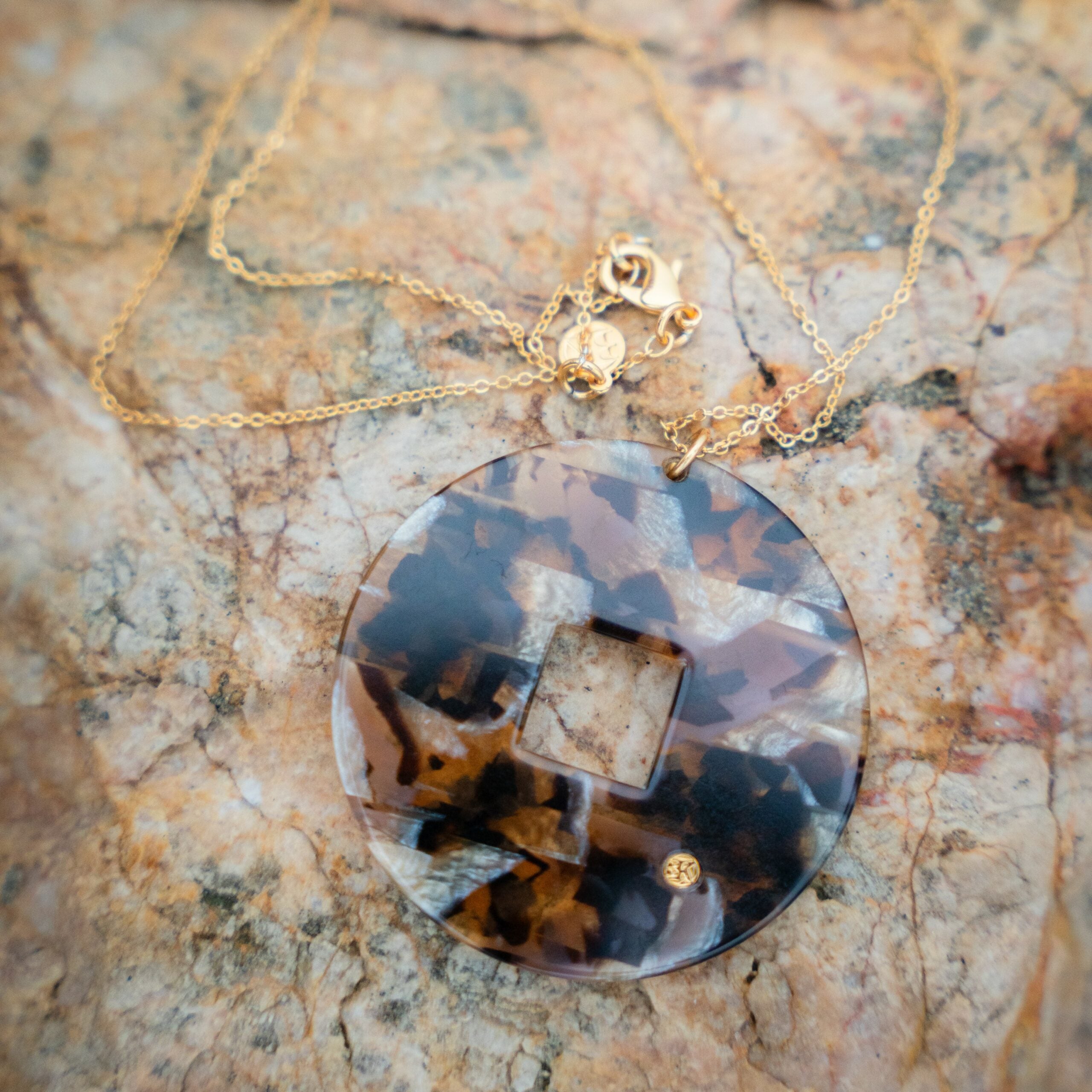 Pendentif CASSIE médaillon Lumidoré