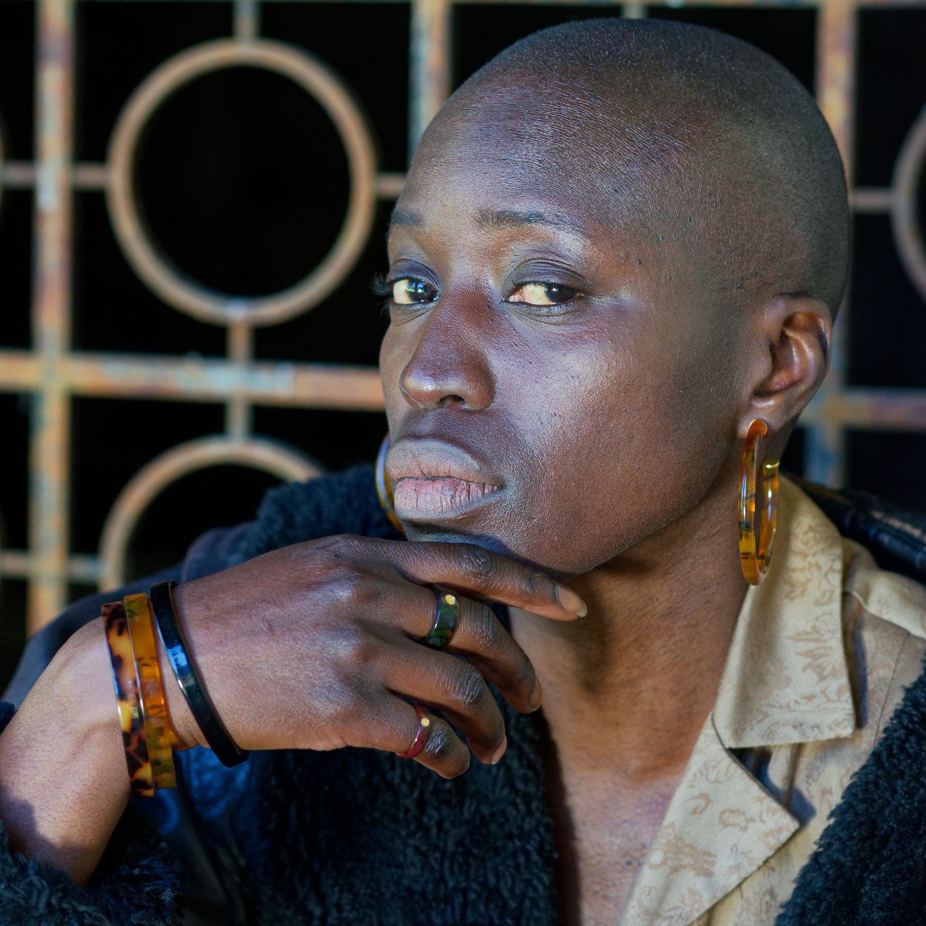 Bracelet JUANA Coloris Noir Uni avec Pastille Dorée