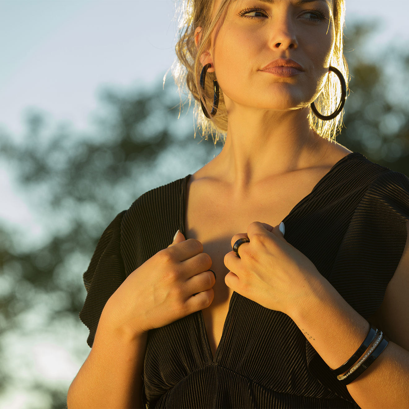 Créoles LUNA Coloris Noir Pastille Dorée